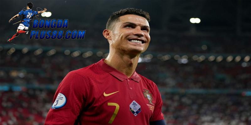 C.Ronaldo - Tiền đạo, cầu thủ người Bồ 